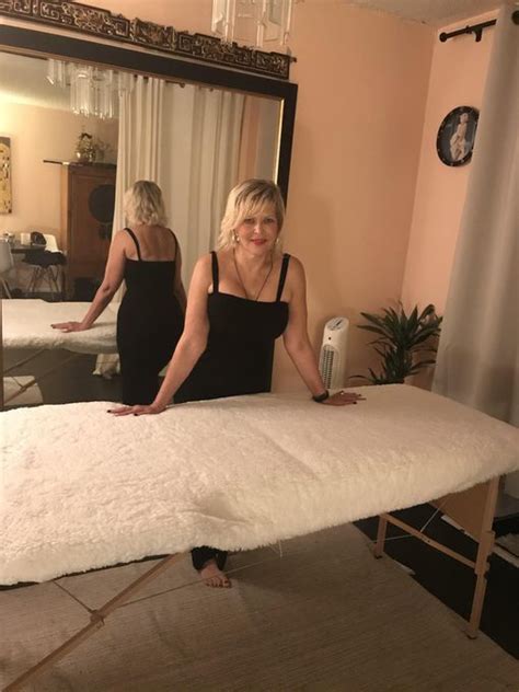 Erotic massage La Carlota