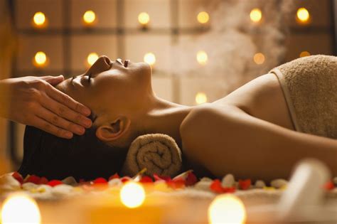 Erotic massage Nizhnegorskiy